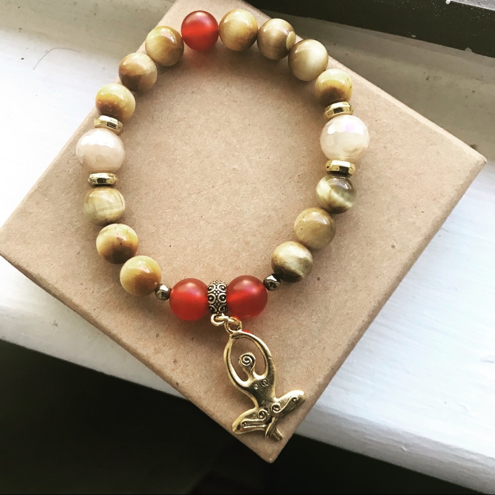 Stretch Bracelet with Pendant